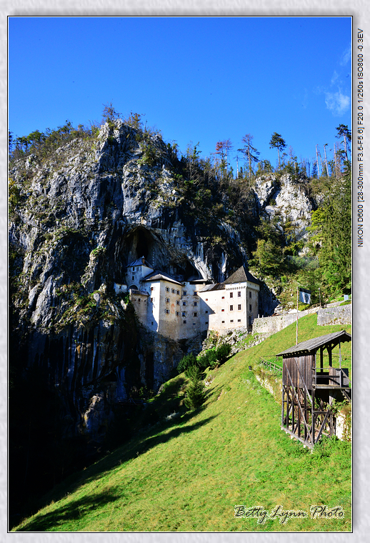 斯洛維尼亞-強盜男爵城堡Predjama Castle 斯洛維尼亞-強盜男爵城堡Predjama Castle